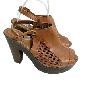 MUSSE & CLOUD by Kierg Calypso Wood Block Heel Sandal | Leather Upper